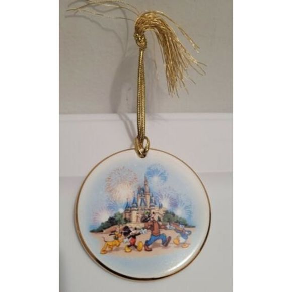 Walt Disney World Millennial 2000 Magic Kingdom Porcelain Ornament! Great Cond. - Picture 1 of 7